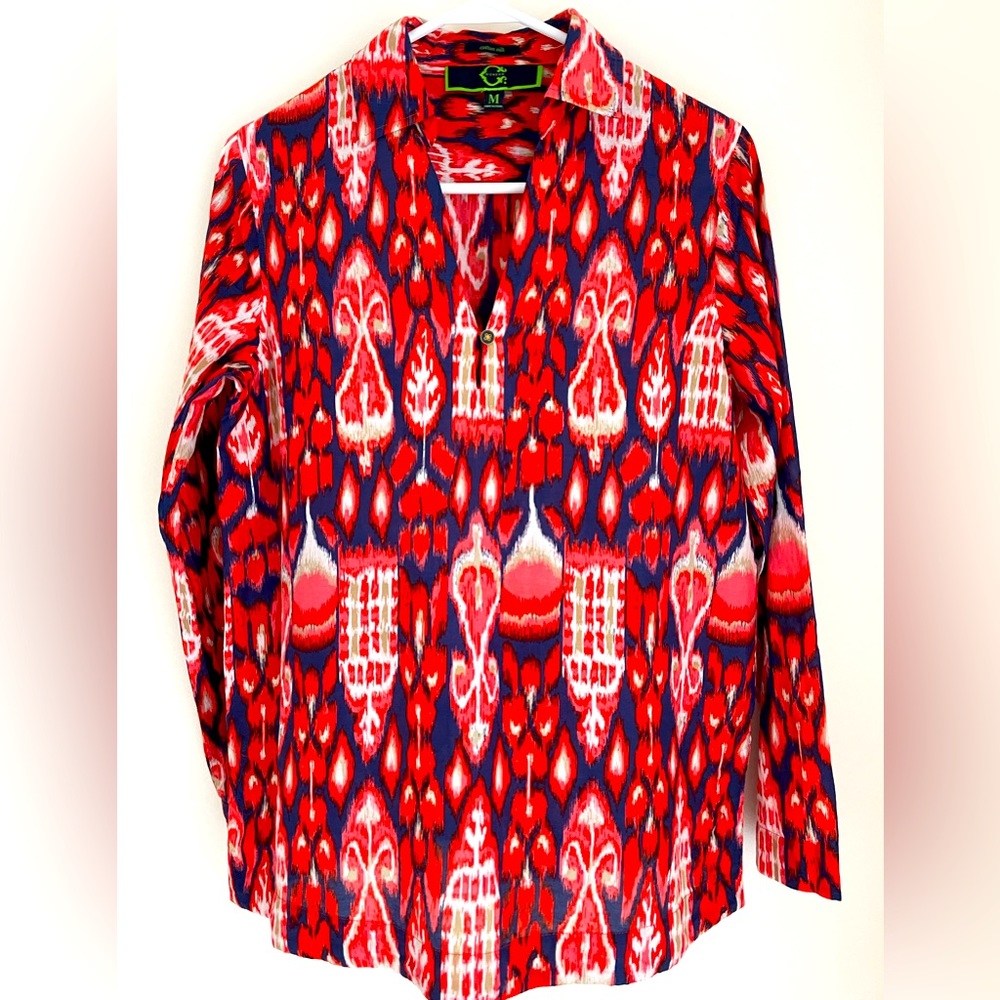 C WONDER tunic Pullover Tomato red, white, blue. Side slits, button detail Sz. M